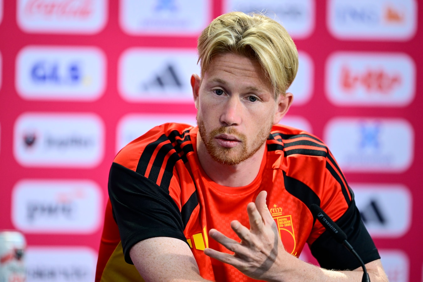 een-scherpe-uithaal-lijkt-nu-ver-weg-hoe-ontspannen-kevin-de-bruyne