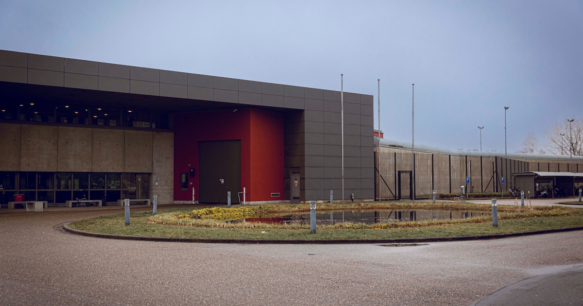 Hasselaar (21) betrapt met 83 gram hasj na ongestoord bezoek in gevangenis