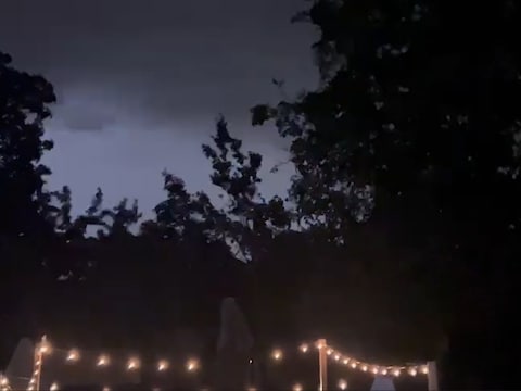 Onze journalist kon deze beelden maken van het onweer boven Opwijk in Vlaams-Brabant.