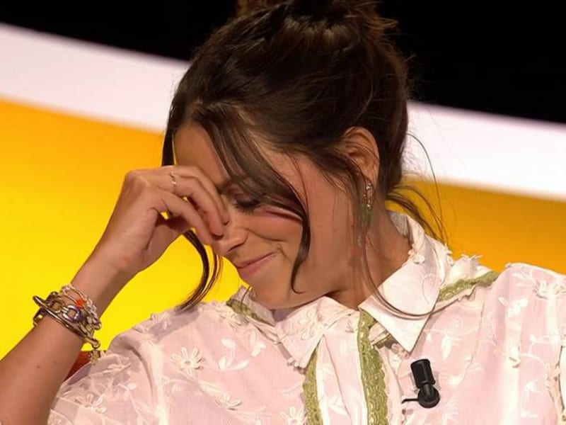 Lynn Van den Broeck deelt gênant toiletverhaal over haar tijd bij ‘Thuis’: “Ik dacht: hier hangt mijn carrière vanaf”