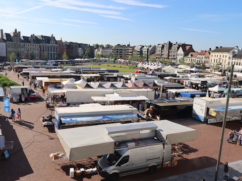 De wekelijkse markt vindt ook op donderdag 3 september plaats op de Grote Markt