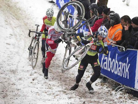 Pauwels in de achtervolging op Bina.