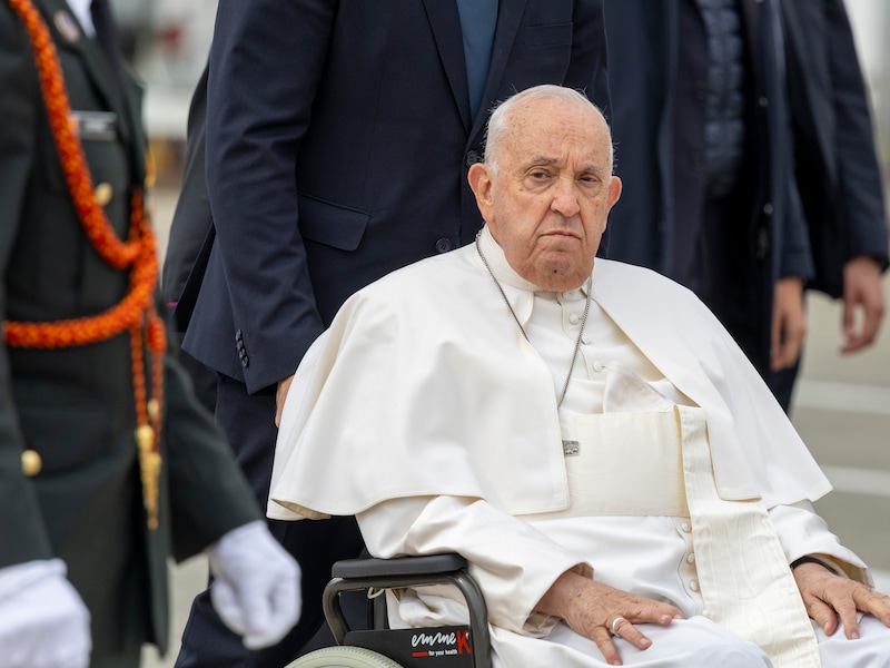 Lichte verbetering van gezondheidstoestand van paus, zegt Vaticaan