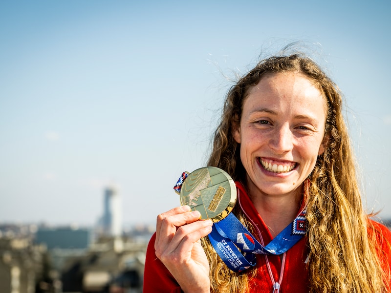 “Opstaan voor een training? Da’s het lichtpunt van de dag, dat moet ik niet forceren”: Noor Vidts begint met vraagtekens aan EK indoor
