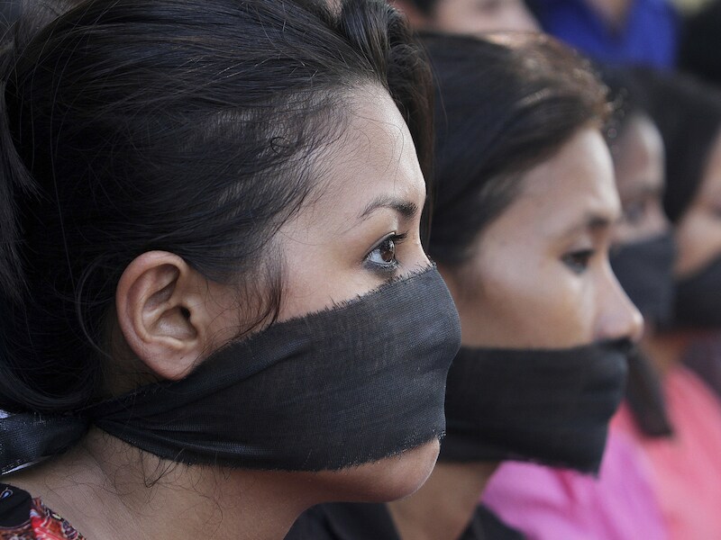Indiase vrouwen protesteren tegen het seksuele geweld.