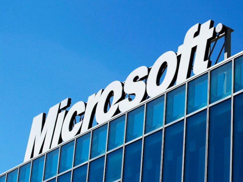 Microsoft werkt aan een grondige reorganisatie en zoekt nog altijd naar een opvolger voor de vertrekkende topman Steve Ballmer.