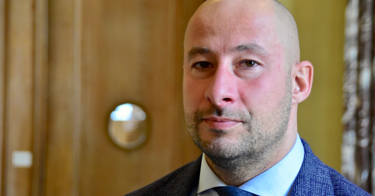 Gevluchte automobilist schrikt zich rot als politie met getrokken ...