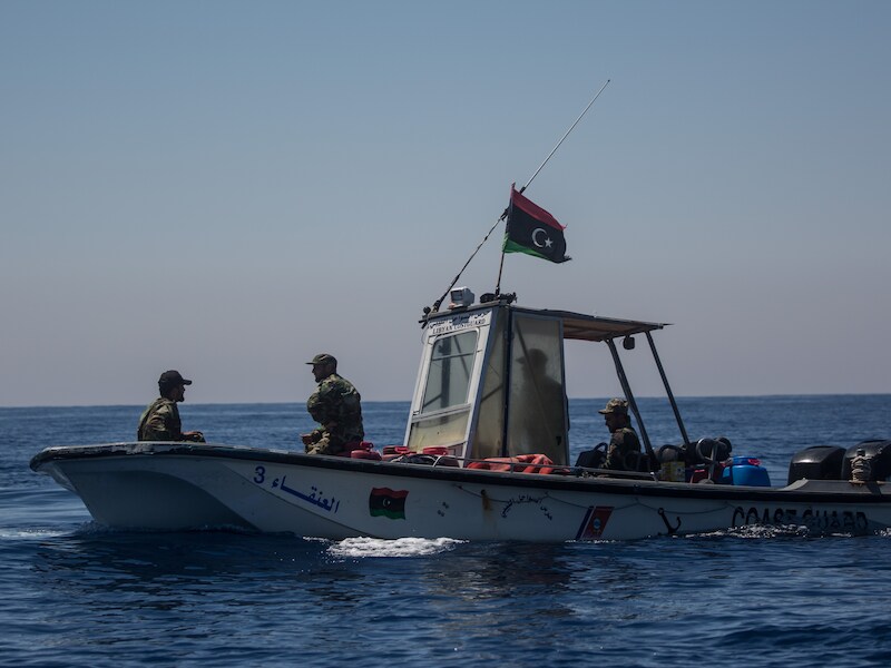 De Libische kustwacht in de buurt van Lampedusa