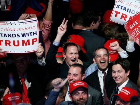 Trump-fans vieren de overwinning in het New York Hilton Midtown, het hotel waar Trump zijn overwinningstoespraak gaf.