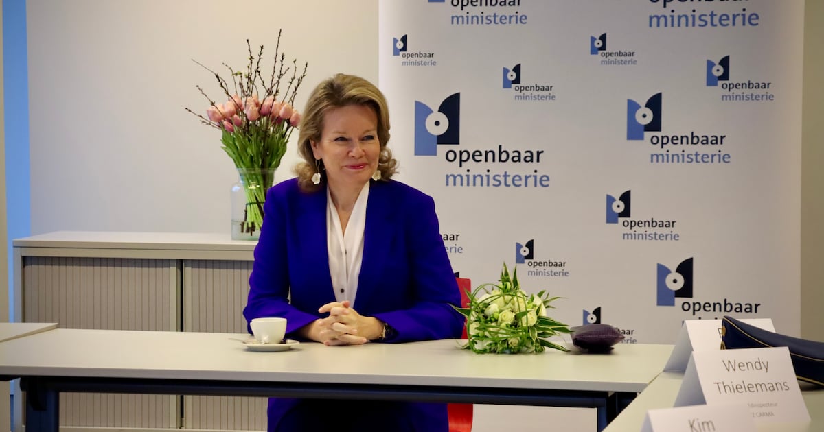 Koningin Mathilde aan tafel met parket Limburg over aanpak intrafamiliaal geweld