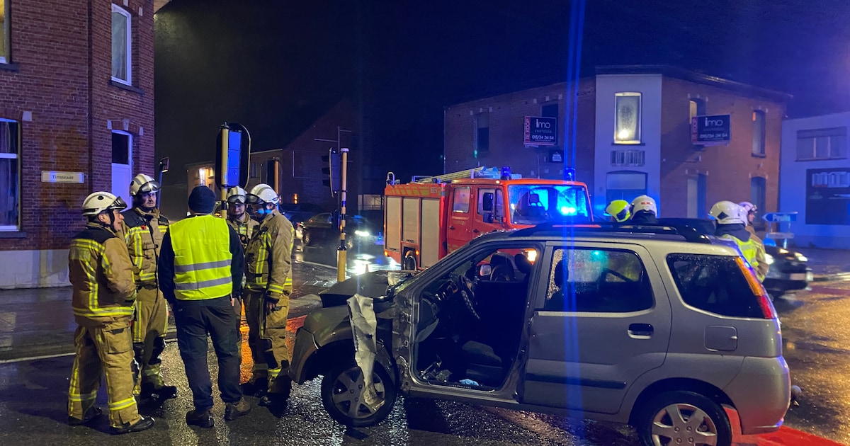 Auto’s botsen in Putte: bestuurster afgevoerd naar het ziekenhuis