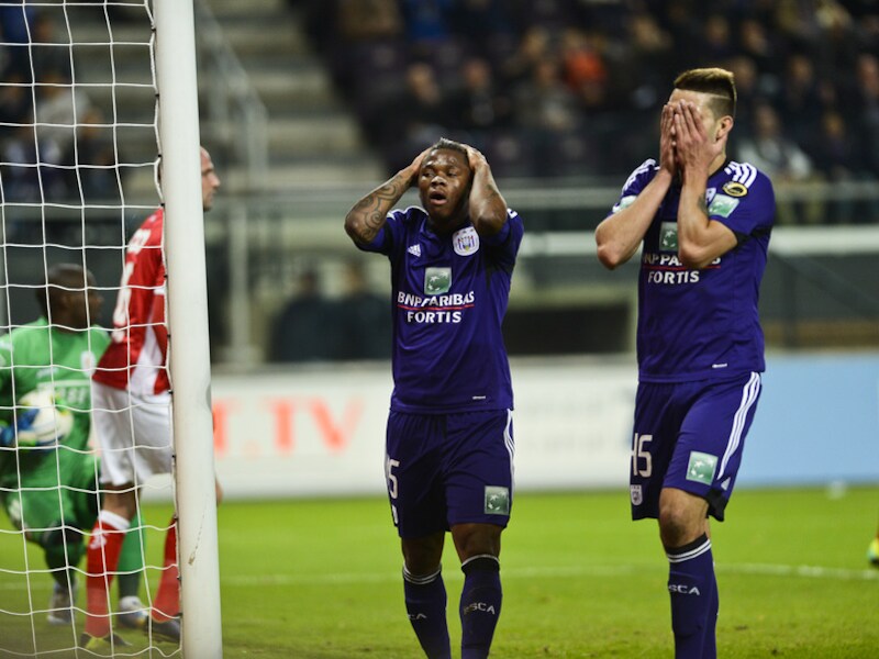 Cyriac en Mitrovic kunnen het niet geloven.