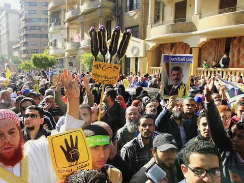 Aanhangers van Mursi kwamen vrijdag nog de straat op.