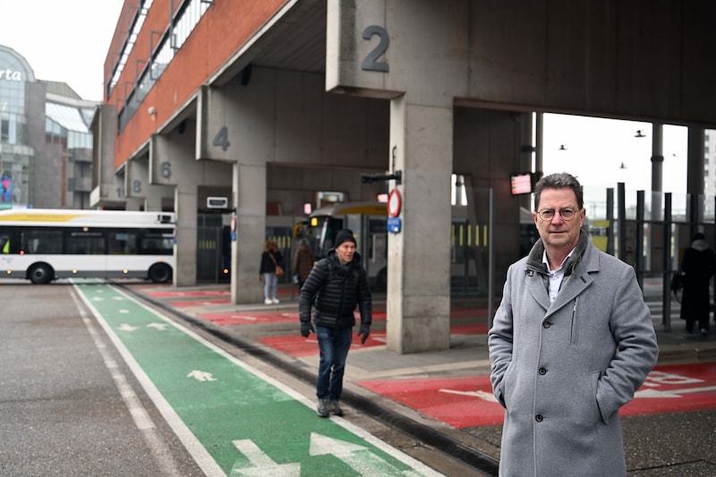 Schepen Dirk Vansina (cd&v) heeft veel aandacht voor het openbaar vervoer, maar ook voor fietsers maakt hij plannen voor de toekomst.