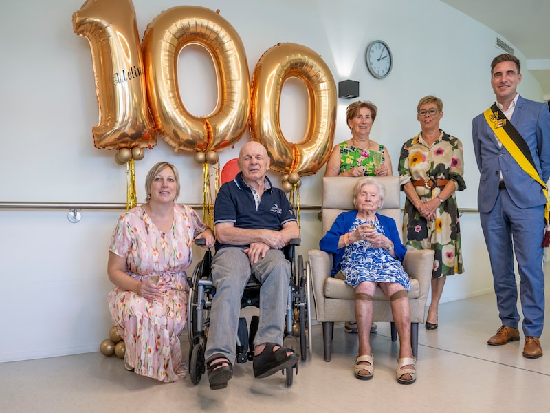 Adeline viert honderdste verjaardag in woonzorgcentrum De Cocon