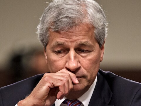 Over 2012 zal Jamie Dimon 'slechts' 11,5 miljoen dollar loon van de bank krijgen.
