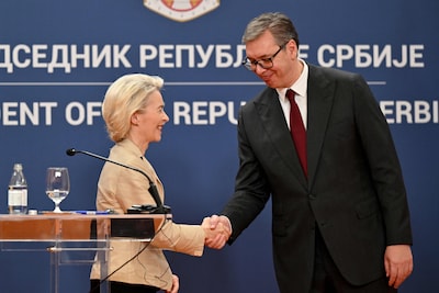 Von der Leyen probeert Servië uit Russisch kamp te halen: “Jullie moeten concreet worden over EU-toetreding”