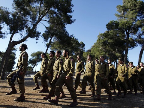 Een militaire parade in Israël.