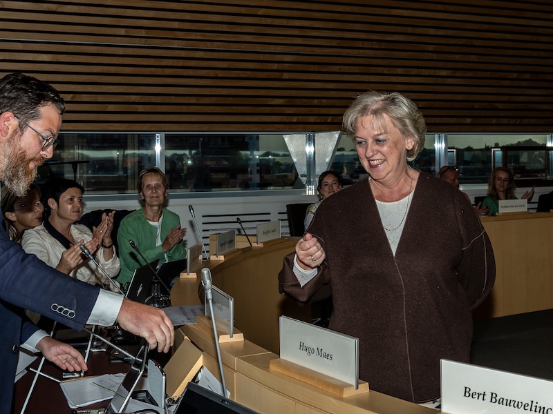 Hilde Staut legt eed af als nieuw gemeenteraadslid in Temse: “Ik wil vooral luisteren naar wat er leeft”