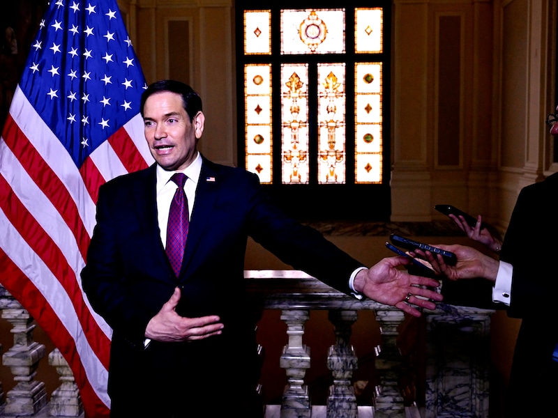 Rubio tijdens een persconferentie in Rome