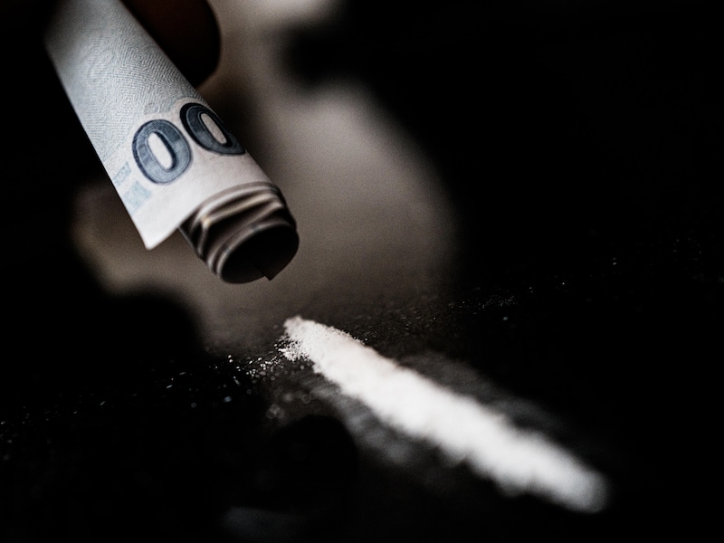 Een man reed in Gent onder invloed van cocaïne, maar blijft dat ondanks de bewijzen staalhard ontkennen.