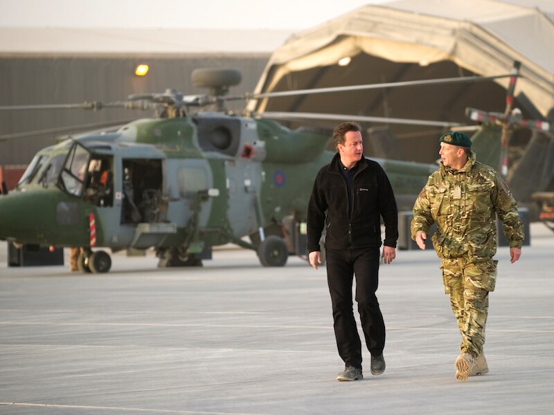 De Britse premier David Cameron in Camp Bastion.