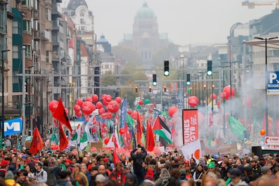 Meer dan 100.000 betogers aanwezig, volgens socialistische vakbond: “Tot het einde van het jaar zullen nog acties volgen”