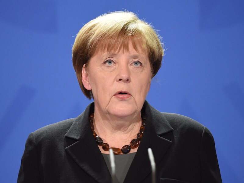 Een man riep op om Angela Merkel te stenigen.