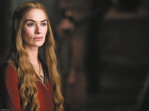 Cersei Lannister moet in de sleutelscène naakt een kerk uitlopen.