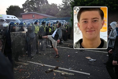 Betogers gooien flessen en vuilbakken naar politie in Southampton na dood student Henry Nowak (18)