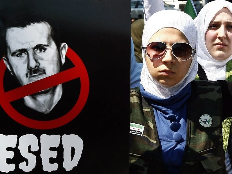 Protest tegen Assad in de Turkse metropool Istanboel.
