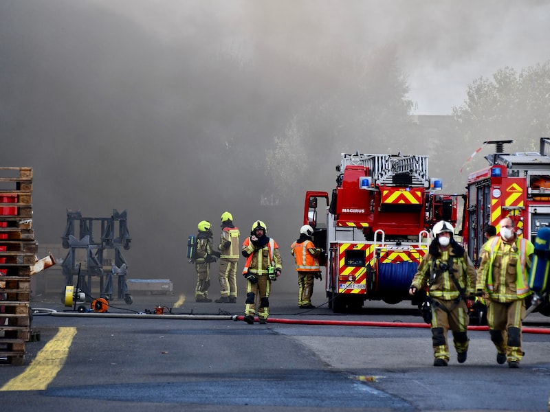 De brandweer repte zich naar een brand bij het metaalbewerkend bedrijf Shapes, in de Noordlaan in Kuurne.