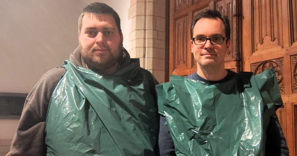 VolksLiga protesteert tegen “falend afvalbeleid”: “We zijn in ’t zak gezet”