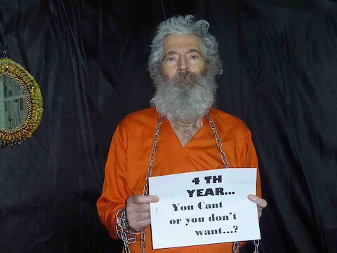 Robert Levinson, op een foto die in april 2011 in de openbaarheid kwam. Het is niet bekend wanneer de foto is genomen. Levinson verdween vier jaar eerder.