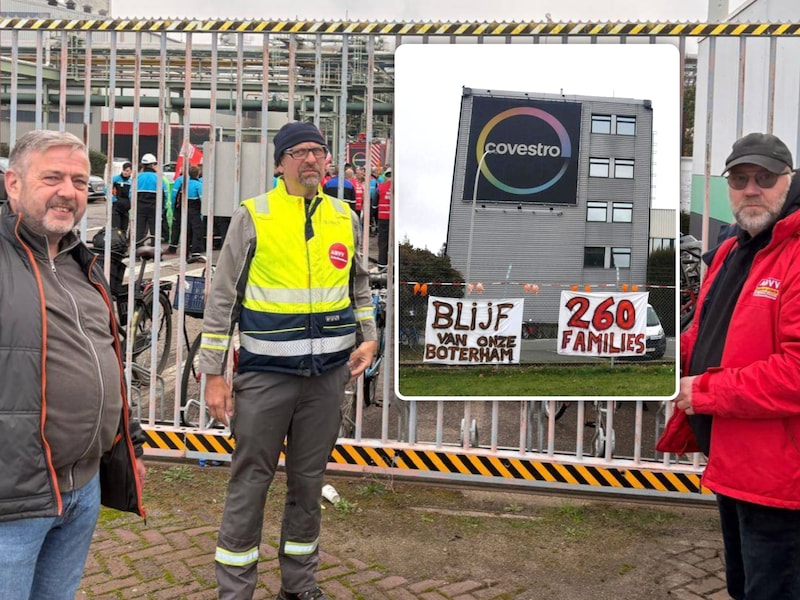 Vakbonden houden een serene actie aan Covestro maandagochtend.