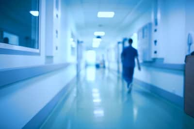Lichte daling gedwongen opnames in Vlaamse psychiatrische ziekenhuizen na wetswijziging