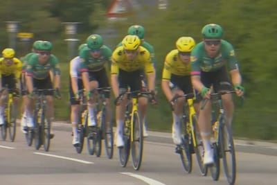 LIVE. Ruime kopgroep met Tibor Del Grosso houdt goed stand, Visma-Lease a Bike controleert voor Wout van Aert