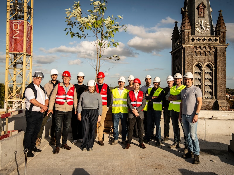 Tijdens de meiboomplanting, woensdagnamiddag 14 september.