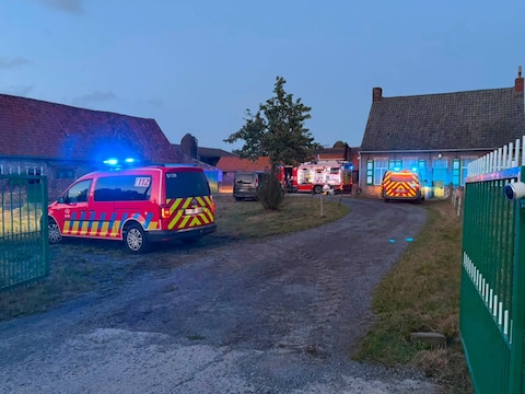 Op een boerderij in de Wilgenbroekstraat kwam het schadelijke kuilgas vrij.