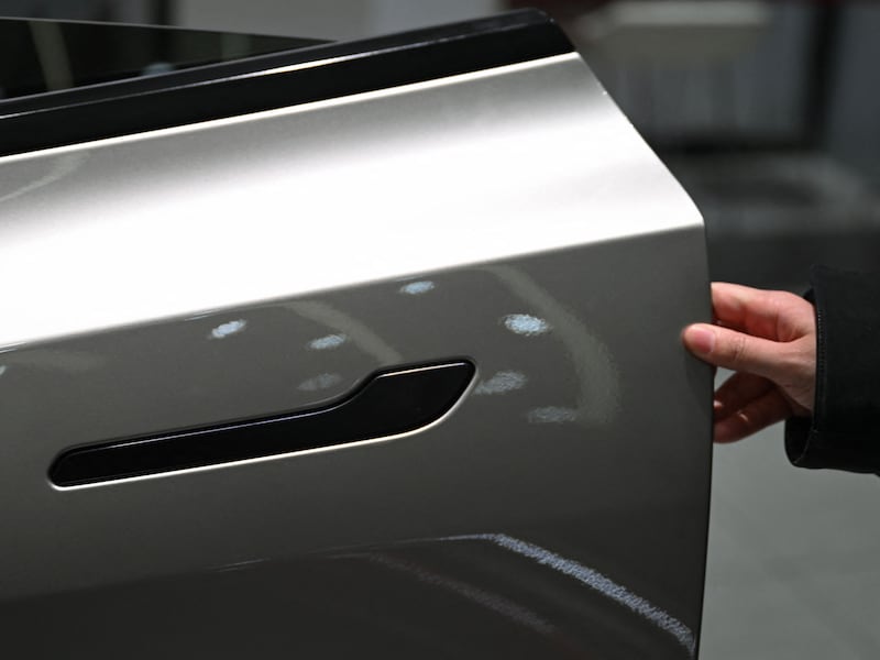 Bezorgdheid over “dodelijke” deurhendels leidt tot grootste terugroepactie uit Chinese autogeschiedenis: Tesla roept alleen al bijna drie miljoen wagens terug