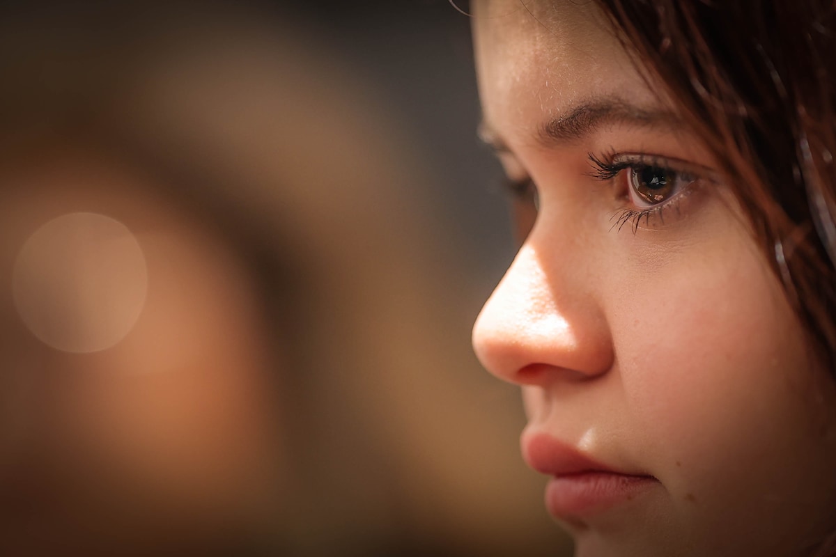 Malak (20) werd seksueel misbruikt door pleegouders die na ...