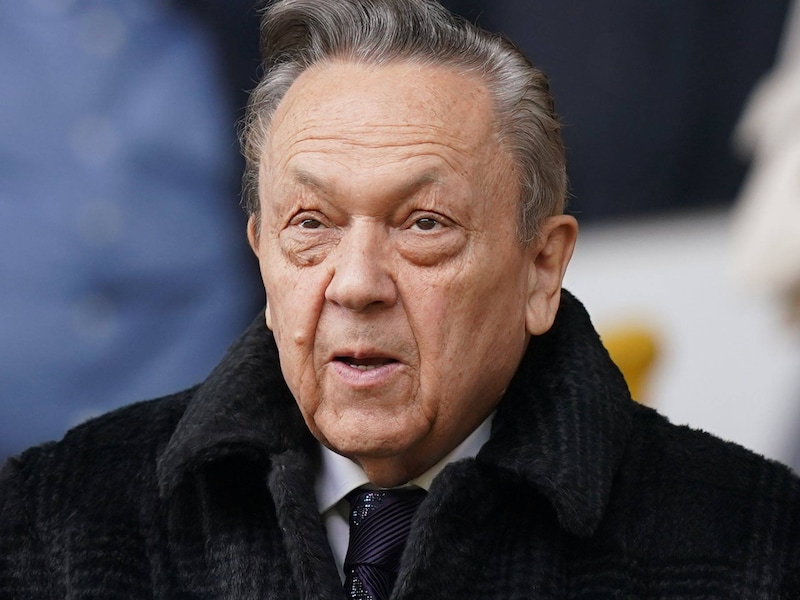 “Als je met me slaapt, kom je in al mijn tijdschriften”: hoe pornokoning David Sullivan een stevige stap opzij moest zetten bij Engelse voetbalclub West Ham