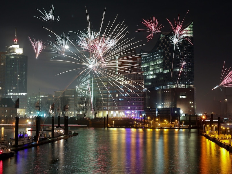 Het nieuwjaarsvuurwerk in Hamburg.