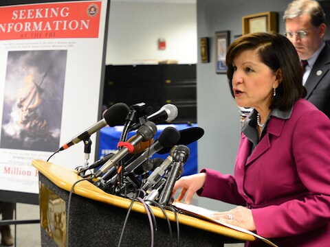 Openbaar aanklager Carmen Ortiz tijdens de persconferentie