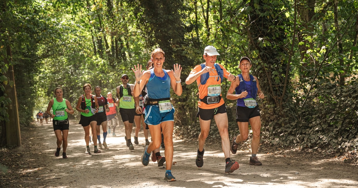 Bijna 2.000 wandelaars en lopers trekken zaterdag door de Lilse Bergen tijdens tweede Trail & Walk