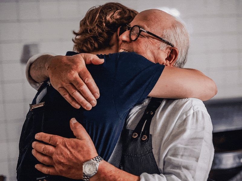 Bij de bekendste slagersfamilie van het land neemt al de derde generatie over: “Hij is een topverkoper”