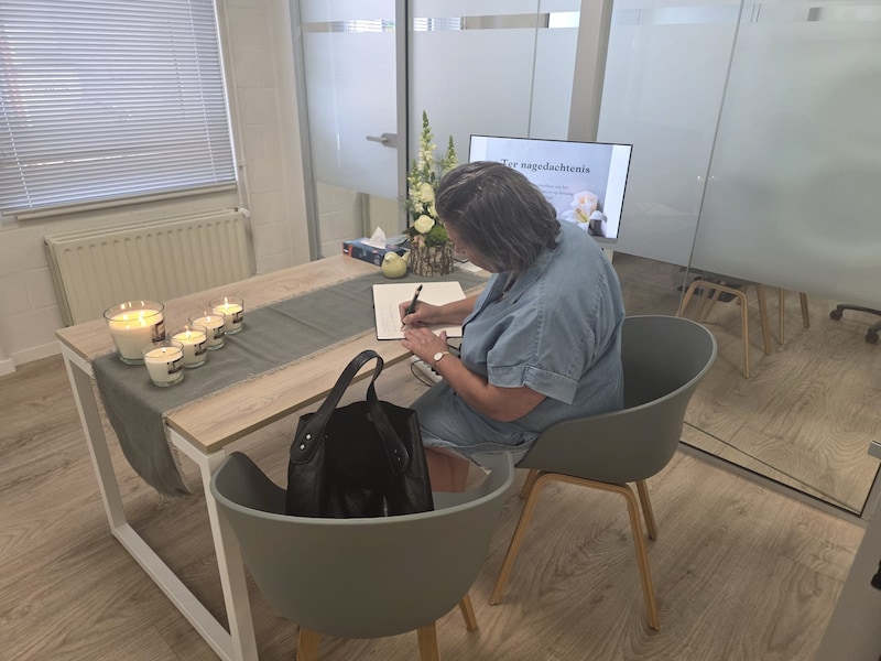 Het rouwregister ontving al verschillende inwoners die berichten achterlieten. Zo ook Elke. 