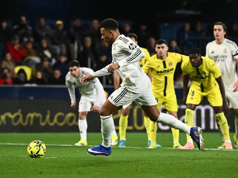 Van je ploegmaats moet je het hebben: uitgerekend Kylian Mbappé doet Africa Cup-schlemiel Brahim Diaz zijn nachtmerrie nóg eens herbeleven