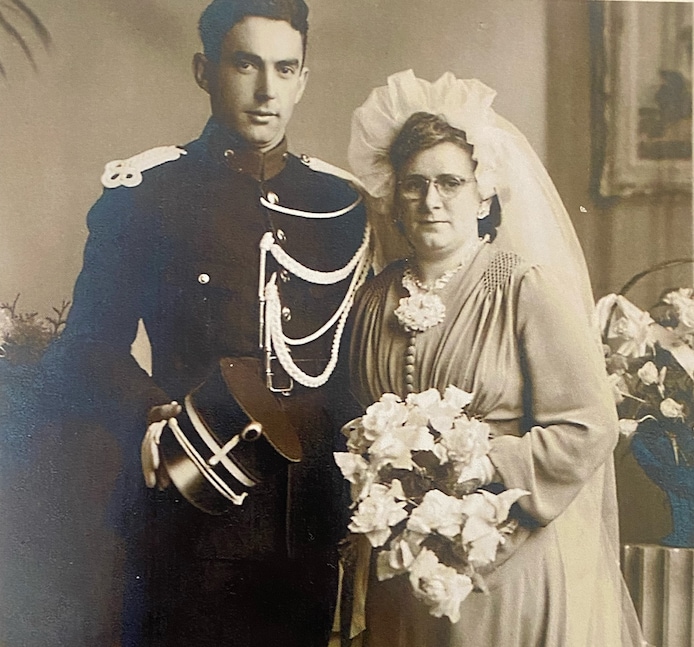 Germaine en haar man André op hun trouwdag.