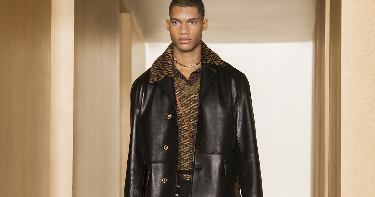 Romeo (18) uit Deurne is model voor Versace en debuteerde op de catwalk ...
